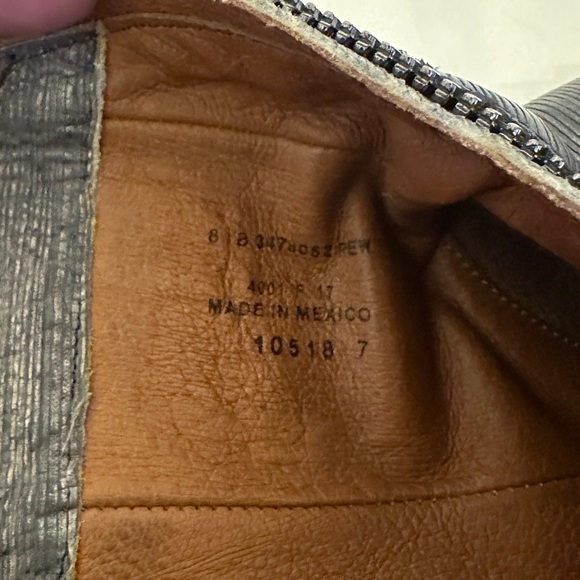 Stylish Silver Frye Ankle Boots - Size 7 - Picture 4 of 8